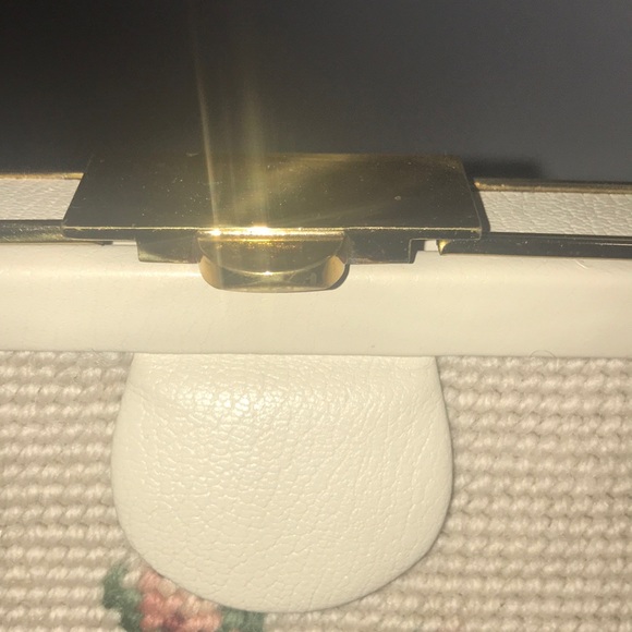 Vintage Floral Tapestry Top Handle Bag ๐ - Picture 8 of 8